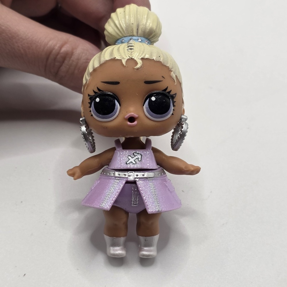 LOL Surprise Present‎ Surprise Series 3 Socialite Doll MGA